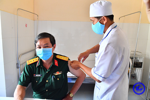 Theo đó, những tủ lạnh âm sâu góp phần phục vụ cho công tác bảo quản vắc xin đảm bảo chất lượng. Đồng thời số tủ lạnh này đóng vai trò lớn trong chiến dịch tiêm vắc xin lớn nhất trong lịch sử Việt Nam. Ảnh: tiengiang.gov.vn.