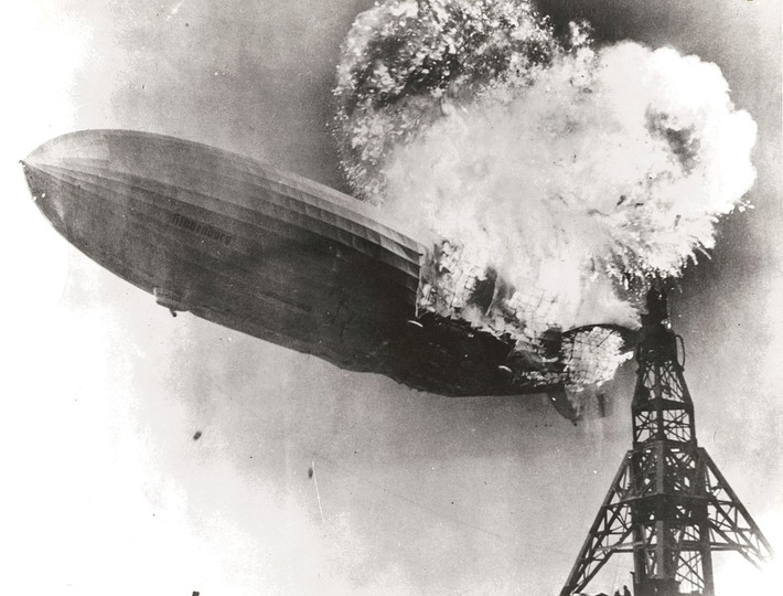 Không ai có thể ngờ khinh khí cầu Hindenburg hiện đại và xa xỉ gặp thảm kịch kinh hoàng vào ngày 6/5/1937. Khi ấy, "Titanic trên không" bất ngờ phát nổ và nhanh chóng cháy rụi chỉ trong vài phút ngắn ngủi ở khu vực thuộc Lakehurst, New Jersey, Mỹ.