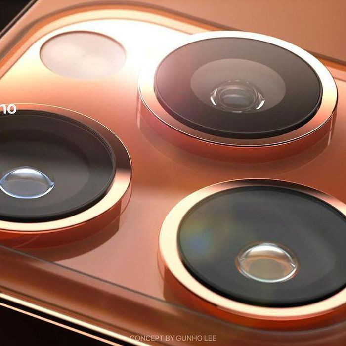 Theo như lời đồn, iPhone 13 sẽ không thay đổi nhiều về ngoại hình so với thế hệ trước nhưng có thêm màu sắc mới và được nâng cấp mạnh về camera. "Tai thỏ" hay còn gọi là notch của iPhone 13 Series sẽ được làm nhỏ đi so với iPhone 12 dù không quá nhiều. Tuy nhiên điều này vẫn sẽ làm người dùng iPhone cảm thấy vui hơn với kích thước màn hình rộng rãi hơn so với trước đây, cho phép nội dung hiển thị nhiều hơn.