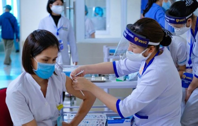 Thêm nữa, Cổng thông tin tiêm chủng COVID-19 quốc gia đã thêm tính năng phản ánh để người dùng có thể chủ động bổ sung, báo thay đổi thông tin tiêm vắc xin. Ảnh: HNMO.