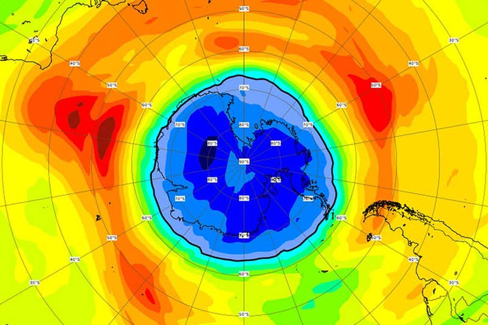 Các chuyên gia mới công bố phát hiện đáng lo ngại về lỗ thủng tầng ozone ở Nam Cực. Theo họ, lỗ thủng tại đây đã đạt kích thước tối đa từ giữa tháng 9 tới giữa tháng 10 hàng năm. Không những vậy, kích thước của lỗ thủng tầng ozone ở Nam Cực đã mở rộng trong tuần qua và hiện lớn hơn diện tích vùng Nam Cực.