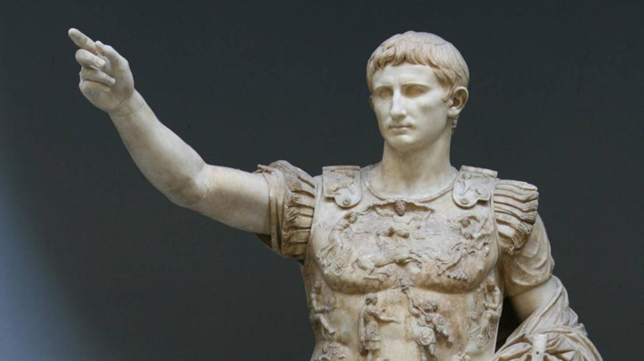 Hoàng đế vĩ đại nhất La Mã Caesar Augustus còn được biết đến với một số tên gọi khác như Gaius Octavius, Gaius Octavius Thurinus hay Octavian. Ông là hoàng đế chính thức đầu tiên của đế chế La Mã.