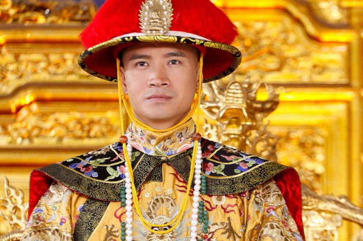 Ngay từ lần gặp đầu tiên, Tống Huy Tông si mê Lý Sư Sư và luôn muốn ở bên người tình. Về sau, để thuận tiện cho việc gặp nàng kỹ nữ xinh đẹp, nhà vua cho người đào một mật đạo từ hoàng cung dẫn thẳng đến kỹ viện. Nhờ vậy, Tống Huy Tông có thể bí mật rời hoàng cung để đến kỹ viện hoan lạc với Lý Sư Sư mà không bị phát hiện.