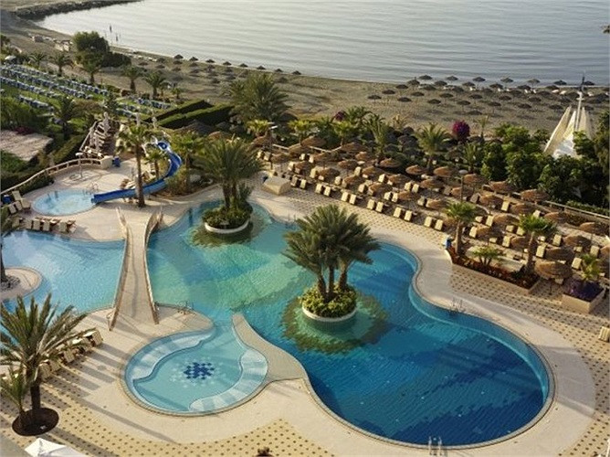 Chốn ăn chơi của nhà giàu Nga: Thành phố ven biển Limassol (Cộng hòa Síp) là nơi được nhiều người giàu ở Nga chọn đổ tiền mua nhà, biệt thự. Ở đây có nhiều ngôi nhà của người Nga, thậm chí có người còn nói đùa tên thành phố là Limassolgrad.