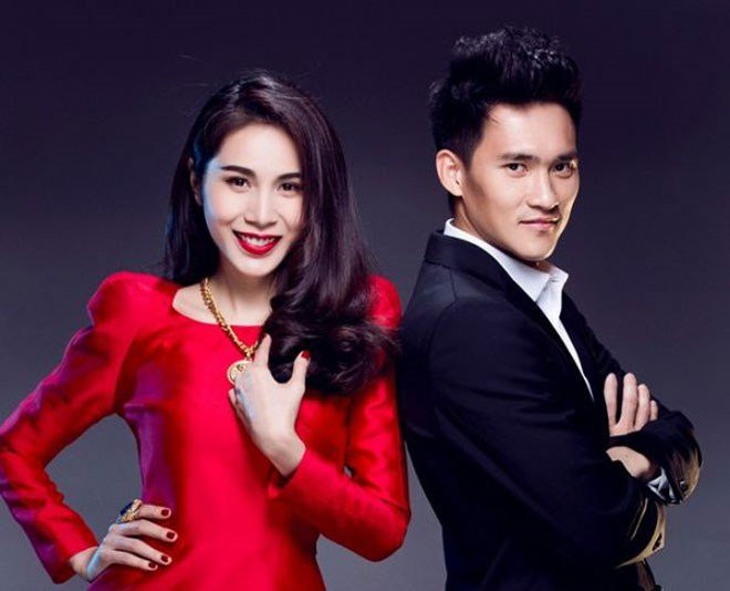 Công Vinh - Thủy Tiên chính là cặp đôi cầu thủ - showbiz đẹp nhất trong làng giải trí Việt hiện nay. Công Vinh là đội trưởng ĐTQG, còn Thủy Tiên là một ca sĩ có tiếng trong làng showbiz. Hai người cưới nhau năm ngoái sau khi đã có 1 con gái chung. Thực ra thì trước khi đến với Thủy Tiên, Công Vinh từng bị đồn qua lại với nữ ca sĩ Pha Lê.
