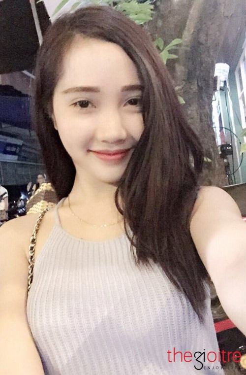 3. Nguyễn Thuỳ Linh. Thùy Linh hiện đang là sinh viên Đại học Bách khoa Hà Nội. Hot girl xinh đẹp này có hàng ngàn like và follow trên Facebook.
