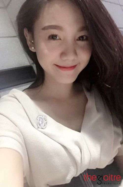 1. Vũ Ngọc Bích. Cô nàng hot girl Tuyên Quang quen thuộc với cộng đồng mạng với hàng chục nghìn lượt follow trên Facebook. Là một cảnh sát tài năng, xinh xắn Ngọc Bích được rất nhiều người yêu mến, biết tới.