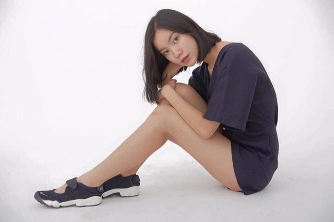 Bộ phim không chỉ thu hút bởi thông điệp nhân văn được truyền tải mà còn gây ấn tượng bởi vẻ đẹp cuốn hút khó cưỡng của nữ diễn viên chính Jularat Hanrungroj vào vai Lalin trong phim.