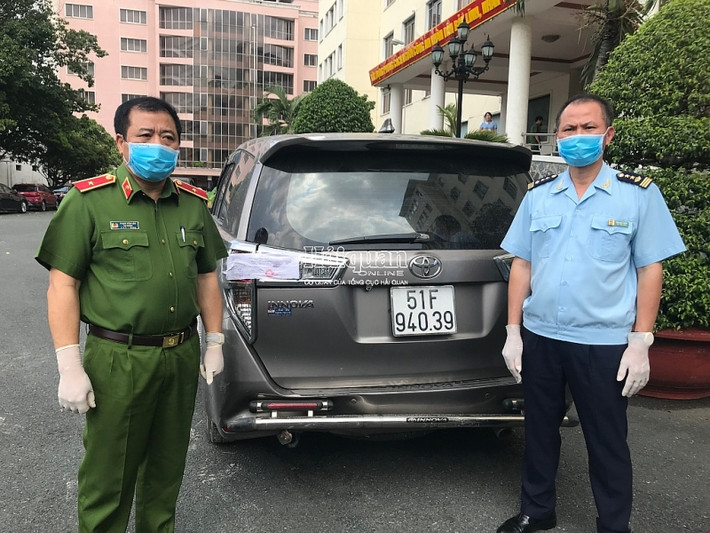 Chiếc xe đối tượng dùng để vận chuyển ma túy. ảnh: T.H