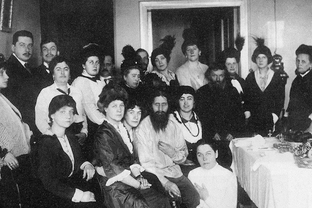 Bên cạnh những danh tiếng trên, Rasputin bị người đời lên án vì gặp nhiều bê bối như hiếp dâm nữ tu sĩ, thông dâm với nhiều phụ nữ quý tộc Nga khi tổ chức các buổi lễ hành xác và rửa tội bằng quan hệ tập thể với họ...