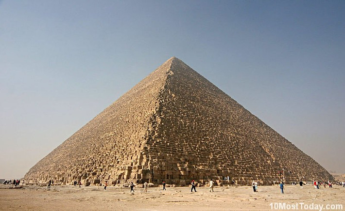 Đại kim tự tháp Giza ở Ai Cập là một trong những công trình kiến trúc kỳ vĩ nổi tiếng thế giới trường tồn với thời gian.