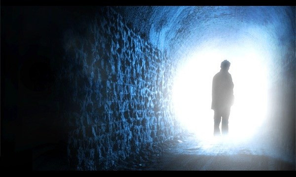 Về sau, tiến sĩ Weiss còn xuất bản cuốn sách "Ám ảnh từ kiếp trước'' nhằm giới thiệu đến độc giả những giải mã về một số vấn đề tâm linh được nhiều người quan tâm.