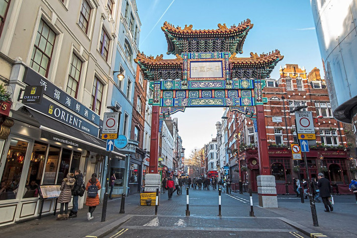 Khu phố Tàu tại London, Anh phát triển mạnh từ những năm 1950. Rất đông người Trung Quốc sống và làm việc tại nơi này.