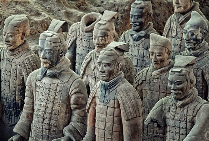 Tìm thấy lăng mộ Tần Thủy Hoàng là một trong những phát hiện khảo cổ quan trọng nhất trong lịch sử Trung Quốc. Theo đó, nhiều bí ẩn khó giải về nơi yên nghỉ của vị hoàng đế đầu tiên của nhà Tần được tiết lộ.