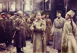 Đến ngày 17/7/1918, cả gia đình Sa hoàng Nicholas II bị đưa xuống tầng hầm của nhà Ipatiev ở Yekaterinburg và bị bắn chết.