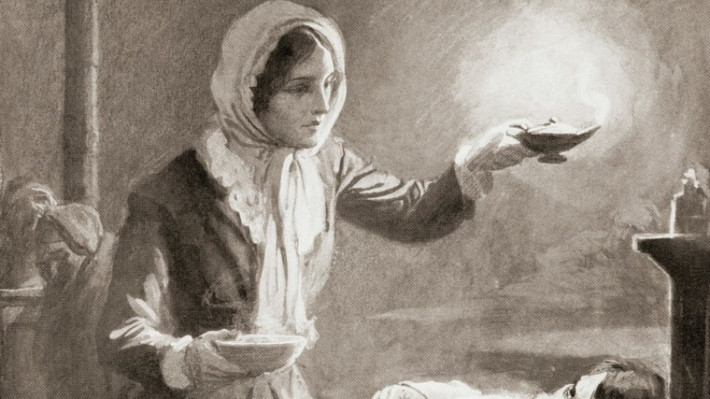 Chính điều này đã thôi thúc Florence Nightingale theo đuổi ngành y. Về sau, bà dùng tiền riêng thành lập trường điều dưỡng Nightingale với chương trình đào tạo 1 năm. Vì vậy, bà Florence được coi là người sáng lập ra ngành điều dưỡng thế giới và ngày sinh 12/5 của bà trở thành ngày truyền thống của ngành điều dưỡng.