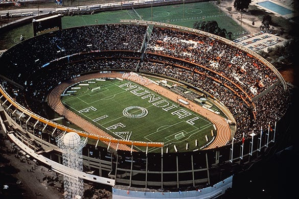 Không khí náo nhiệt trong lễ khai mạc World Cup 1978 được tổ chức tại Argentina.