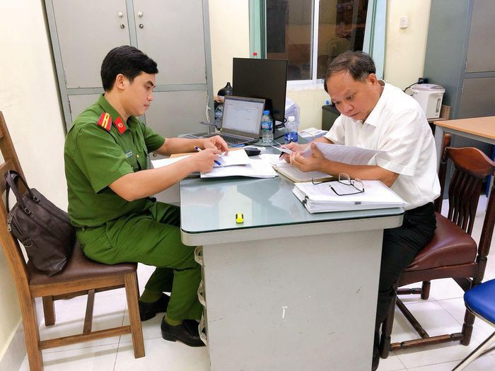 Các bị can nguyên là cán bộ Công ty xây dựng Tân Thuận đã có hành vi tổ chức và thực hiện không đúng quy định về xây dựng giá dẫn đến giá trị chuyển nhượng phần đất đã đền bù không đảm bảo nguyên tắc thị trường, công khai, minh bạch.