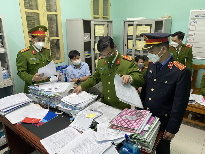 Do đó, không chỉ để xử lý đối với các cán bộ có vi phạm mà còn tìm ra các lỗ hổng, kẻ hở trong công tác quản lý đối với lĩnh vực y tế để kịp thời sửa chữa, khắc phục. Cần phải kịp thời sửa đổi bổ sung các quy định của luật đấu thầu, luật đầu tư công, các quy chế, quy định về mua sắm tài sản công.