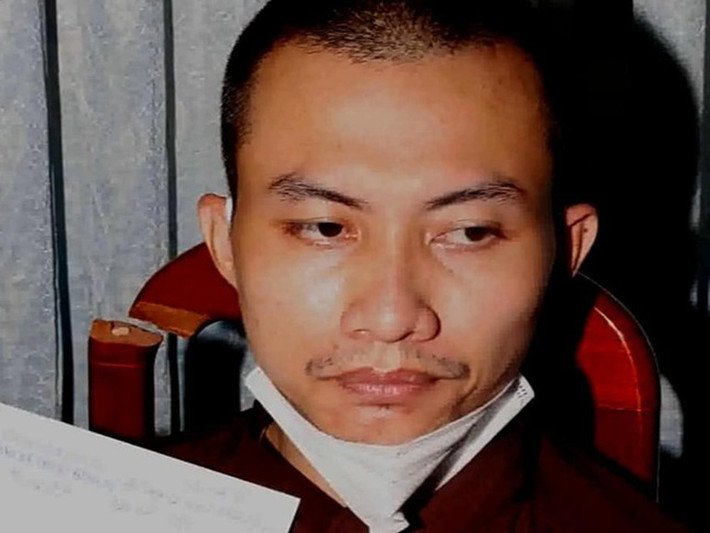 Đồng thời, ra lệnh bắt bị can để tạm giam đối với 3 bị can gồm Lê Thanh Hoàn Nguyên, Lê Thanh Nhất Nguyên, Lê Thanh Trùng Dương. Riêng bị can Lê Tùng Vân bị áp dụng biện pháp ngăn cấm đi khỏi nơi cư trú (tất cả các quyết định đều được Viện Kiểm sát nhân dân huyện Đức Hòa phê chuẩn). Hiện, cơ quan chức năng đang tiếp tục xác minh, củng cố hồ sơ, chứng cứ, chứng minh hành vi vi phạm pháp luật của các đối tượng để xử lý theo đúng quy định.