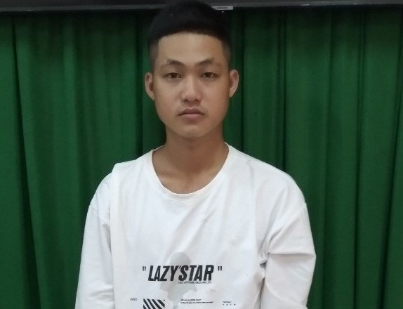 Đâm chết chú ruột vì mâu thuẫn lúc ăn nhậu: Ngày 20/2, Công an tỉnh Hậu Giang đang tạm giữ Lương Văn Chí Linh (23 tuổi, ấp Phước Lợi, xã Đông Phước A, huyện Châu Thành) về hành vi “giết người”. Trưa 16/2, Linh tổ chức nhậu tại nhà, đến chiều có thêm chú ruột là L.V.H. (38 tuổi) và cha ruột của Linh nhậu cùng. Khi nhậu Linh xảy ra mâu thuẫn và đánh anh ruột. Chú ruột đã dùng tay đánh Linh. Bực tức, Linh đã cầm dao qua nhà chú ruột và đâm nhiều nhát vào người chú này dẫn đến tử vong.