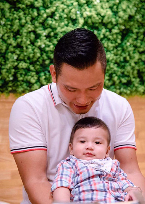 Bé Nu hiện đã được 6 tháng tuổi. Trong loạt ảnh mới nhất, nhóc tì nhà Jennifer Phạm vô cùng đáng yêu. Ảnh: FBNV