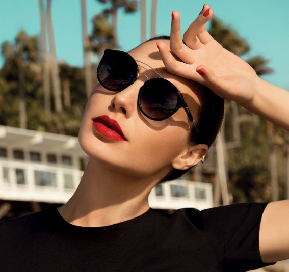 Tuy nhiên, khi trang điểm kỹ càng, Gal Gadot hoàn toàn lột xác và mọi nét đẹp trên khuôn mặt của cô được tôn lên rất nhiều. (Ảnh: Instagram)