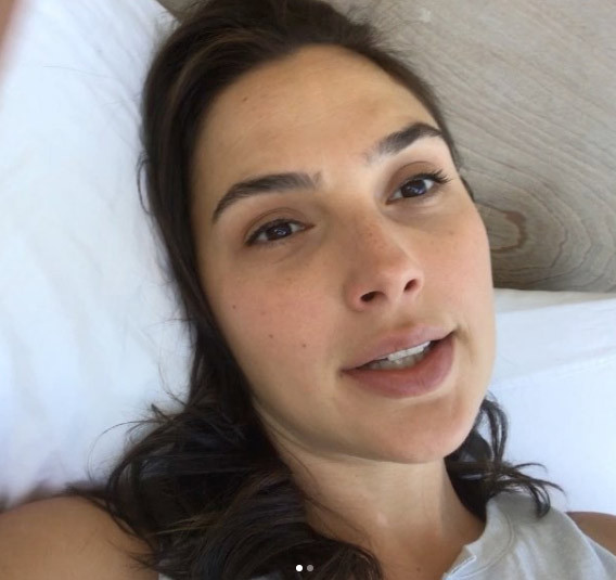 Vốn xinh sẵn nên dù để mặt mộc, Hoa hậu Israel 2004 Gal Gadot vẫn rất cuốn hút. (Ảnh: Instagram)