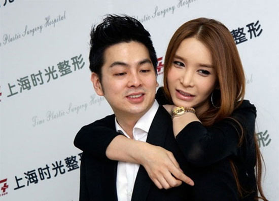 Harisu, nổi tiếng khi trở thành người mẫu chuyển giới và cô là người thứ hai chính thức tuyên bố chuyển giới ở Hàn Quốc. Năm 1995, Harisu đã quyết định phẫu thuật chuyển giới từ nam sang nữ. (Ảnh: Internet)