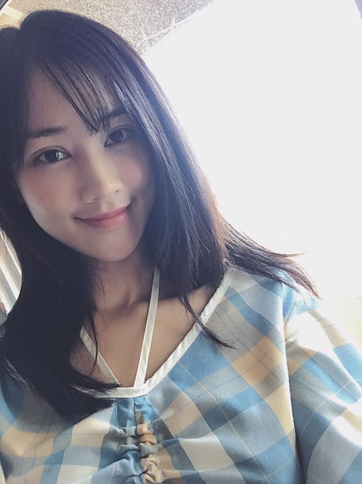 Maya cho biết cô không dao kéo để thay đổi nét mặt mà chỉ muốn trẻ hóa khuôn mặt khi các cơ đã bị mất đàn hồi khiến khuôn mặt bị chảy xệ. Ngoài mặt, Maya còn nâng cấp vòng 1 cho săn chắc hơn sau một thời gian sinh và cho con bú.