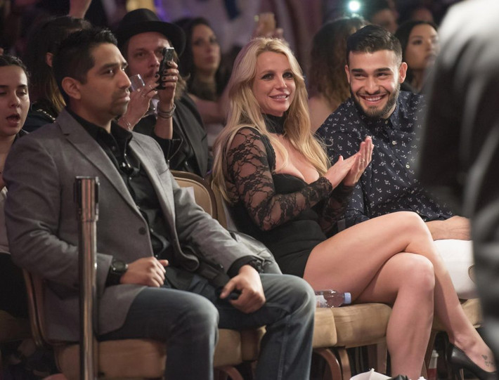 Sam Asghari, bạn trai mới của Britney Spears là một người mẫu, huấn luyện viên thể hình, 23 tuổi, người Iran nhưng đã cùng gia đình chuyển tới Mỹ sống. (Ảnh: Getty Images)
