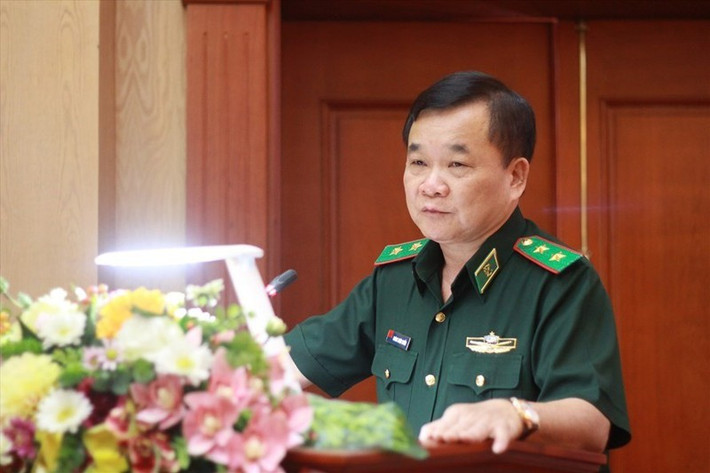 Đại diện Cục Tuyên huấn (Tổng cục Chính trị) đã công bố Quyết định của Chủ tịch nước về việc tặng Huân chương Bảo vệ Tổ quốc hạng Ba cho các cá nhân thuộc Bộ Quốc phòng, gồm: Thứ trưởng Bộ Quốc phòng, Thượng tướng Hoàng Xuân Chiến;