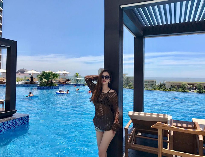 Jennifer Phạm tự nhận mình là người không bon chen, chỉ thích an yên bên chồng con, chăm sóc gia đình nhỏ. Ảnh: FBNV