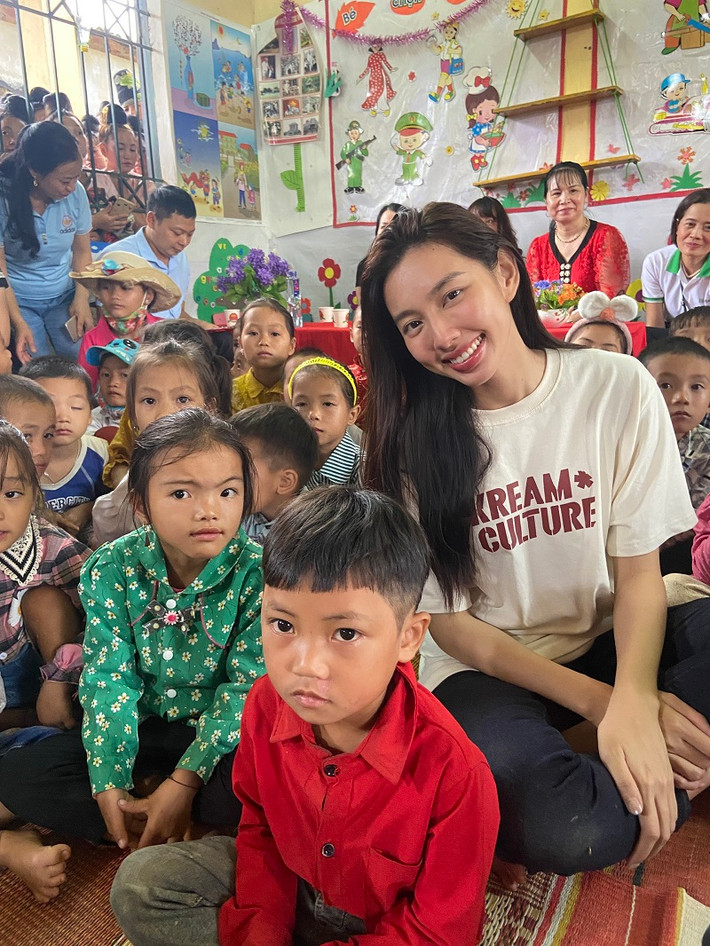 Sau khi đăng quang Miss Grand International 2021, Thùy Tiên trở thành cái tên được đông đảo người hâm mộ yêu thích không chỉ bởi vì vẻ ngoài xinh đẹp mà còn bởi tấm lòng nhân ái.
