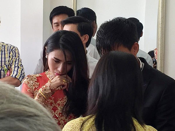 Thủy Tiên từng tâm sự, cô có một quá khứ đầy bi kịch, thiếu tình thương của họ hàng. Ngày cha cô mất, cô và mẹ đã ra khỏi nhà đầy tủi nhục và không nghĩ sẽ có ngày hôm nay.