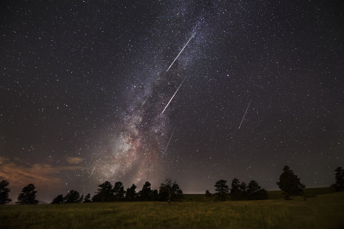 Có nguồn gốc từ sao chổi Swift-Tuttle, mưa sao băng Perseids được phát hiện năm 1862. Hiện tượng thiên văn này thường xảy ra vào khoảng ngày 17/7 - 24/8 hàng năm.