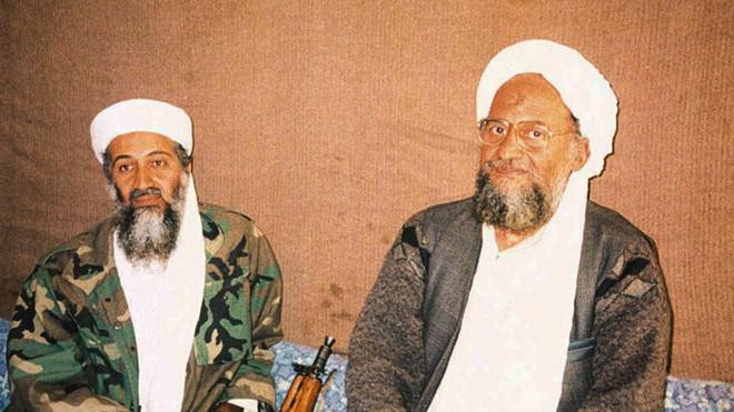 Tổng thống Mỹ Joe Biden cho biết cái chết của Ayman al-Zawahiri (phải ảnh) là đòn tấn công lớn nhất nhắm vào tổ chức khủng bố Al-Qaeda kể từ khi Osama Bin Laden (trái ảnh) bị tiêu diệt vào năm 2011.