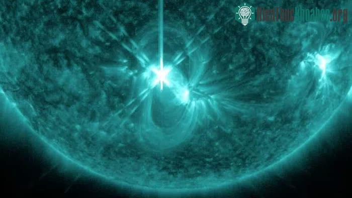 Các chuyên gia NASA mới thông báo về việc mất điện vô tuyến sóng ngắn ở nhiều nơi trên Trái đất vào ngày 29/8 vì " pháo vũ trụ", cầu lửa khai hỏa từ Mặt trời.