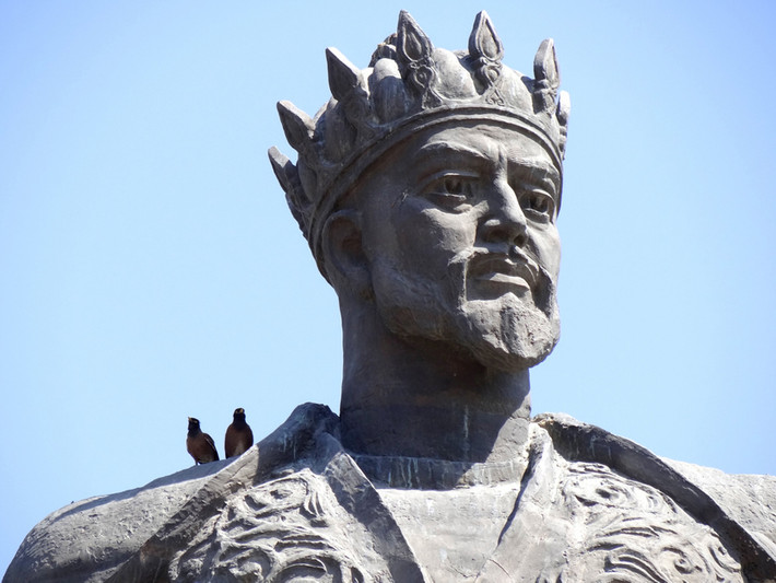 Tamerlane là vị vua sáng lập đế quốc và triều đại Timurid trải dài diện tích ở khu vực Tây Á, Trung Á và Nam Á vào cuối thế kỷ 14. Trong suốt thời gian trị vì, hoàng đế Tamerlane đã thực hiện nhiều cuộc chinh phạt mở rộng bờ cõi lãnh thổ.