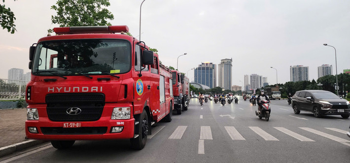 UBND thành phố giao Bộ Tư lệnh thủ đô chủ trì, phối hợp với các sở, ngành chức năng của thành phố, quận Nam Từ Liêm và quận Hai Bà Trưng thực hiện nhiệm vụ bắn pháo hoa. Đồng thời, xây dựng triển khai thực hiện kế hoạch vận chuyển và tổ chức bắn pháo hoa theo kế hoạch.