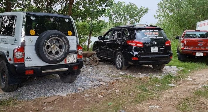 Trao đổi với báo chí, ông Trần Hồ Đăng - Chủ tịch UBND TP Hải Dương thông tin: "Việc hồ câu tự ý khai trương, tổ chức dịch vụ câu cho khách có nhu cầu và có thu phí là sai với quy định phòng chống dịch. Vấn đề này chúng tôi sẽ yêu cầu làm rõ và xử lý nghiêm”.