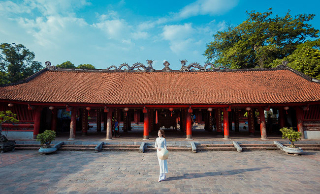 Cô từng bị gắn mác "gái hư" khi khá đào hoa.