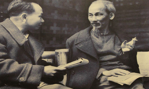 Tháng 5/1941, tại Hội nghị Trung ương lần 8 diễn ra tại Pác Bó, Cao Bằng, ông Trường Chinh được bầu làm Tổng Bí thư. Tại lán Khuổi Nậm, lần đầu tiên ông được gặp lãnh tụ Nguyễn Ái Quốc. (Ảnh tư liệu)