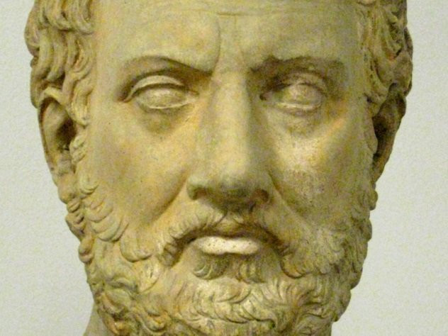 Thucydides là sử gia Hy Lạp và tác giả quyển Lịch sử chiến tranh Peloponnesus nổi tiếng của Hy Lạp thời cổ đại. Ông bị ám sát năm 395 TCN khi đang trên đường trở về quê hương sau nhiều năm bị đuổi khỏi Hy Lạp. Theo các tài liệu ghi chép, Thucydides bị giết chết khi đang viết lách một cuốn sách. Chính vì vậy, cho đến nay, cuốn sách còn dang dở của Thucydides không có một kết thúc.