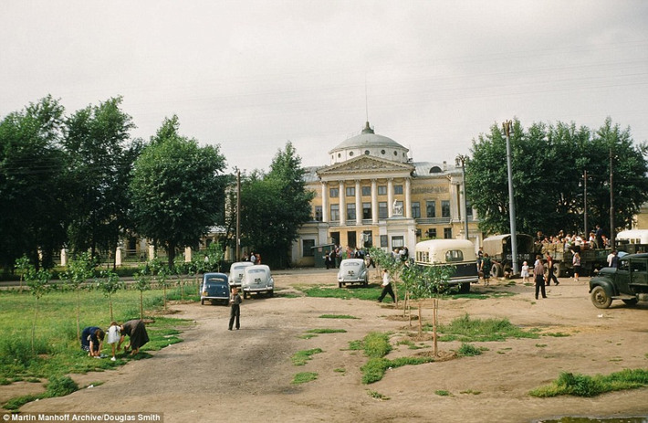 Hình ảnh cung điện Ostankino những năm 1952 - 1954.