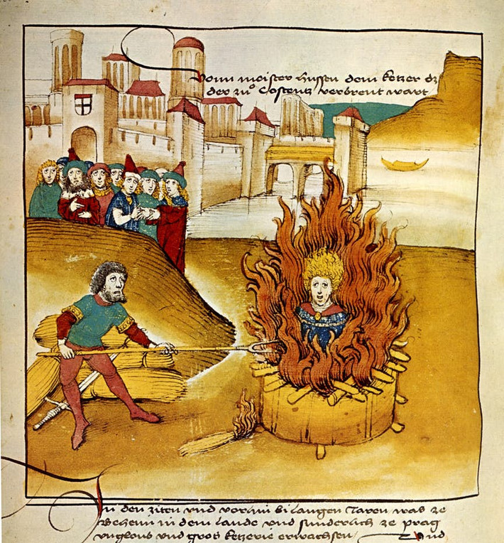 Vua Charles II của Vương quốc Navarre mắc bệnh và phải quấn vải lanh ngâm rượu từ chân đến cổ. Một bác sĩ đã khâu tấm vải lại để nó không tuột xuống và trông đẹp hơn. Tuy nhiên, sau khi may xong, thay vì dùng kéo cắt chỉ vì sợ cắt phải, làm bị thương nhà vua nên người bác sĩ quyết định dùng nến đốt cháy nó. Điều không may là tấm vải lanh ngâm rượu dễ dàng bắt lửa, trở thành đuốc sống. Do vậy, nhà vua bị thiêu chết.