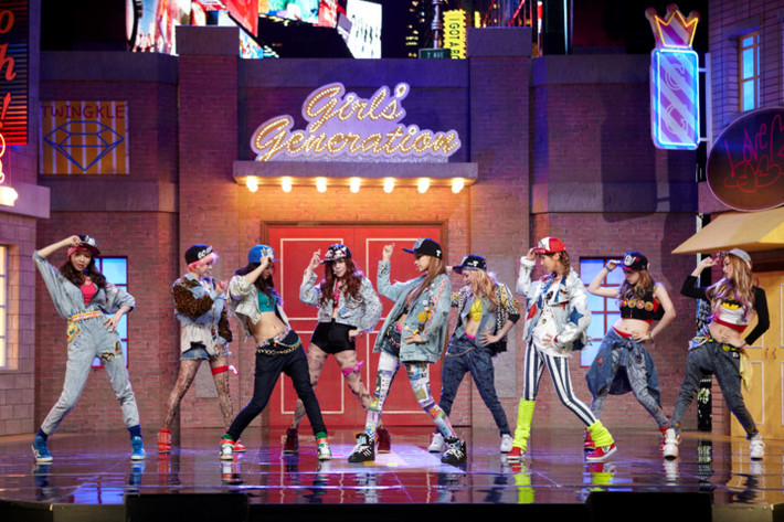 Sau thành công với màn lột xác theo phong cách cổ điển sôi động với ca khúc "I Got A Boy", những cô gái SNSD tiếp tục tour diễn tại Nhật vào tháng 2/2103 và tour thế giới đầu tiên vào tháng 6/2013.