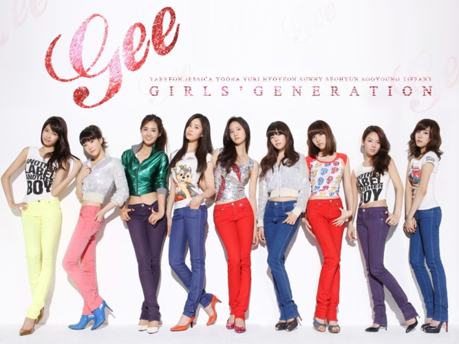 Năm 2009, SNSD bắt đầu lấy lại phong độ với ca khúc "Gee", vươn lên thành nhóm nhạc hàng đầu làng nhạc Kpop.