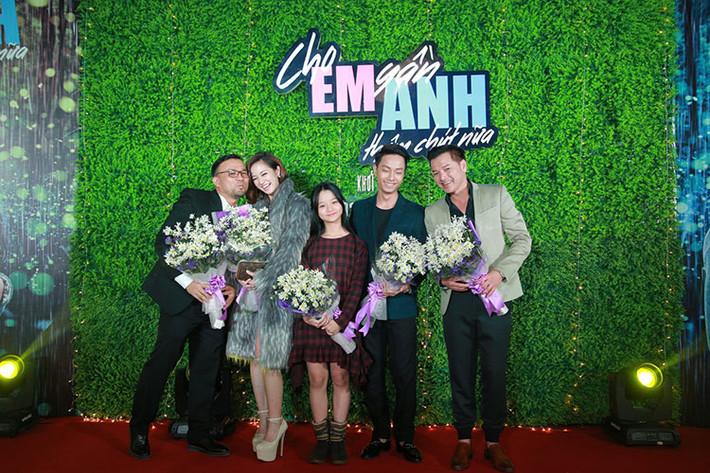 "Cho em gần anh thêm chút nữa" là câu chuyện đầy cảm xúc về hành trình đi tìm mục đích sống của những người trẻ. Vào một ngày đặc biệt, Rin tình cờ gặp Kai - chàng trai trẻ đang tự chôn vùi tuổi xuân của mình sau khi mất cả mẹ lẫn cha vì căn bệnh ung thư. Cô quyết định chinh phục Kai.