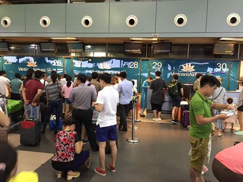 Cục Hàng không Việt Nam phối hợp với Văn phòng thường trực Ủy ban An ninh hàng không dân dụng quốc gia đã chỉ đạo các cảng hàng không, cảng vụ hàng không tăng cường kiểm tra, giám sát, kiểm soát an ninh hàng không, đặc biệt là các khu vực có màn hình tivi; rà soát, kiểm tra các khu vực nhạy cảm, tăng cường các khu vực tập trung đông hành khách nhằm ngăn chặn vụ việc tương tự.